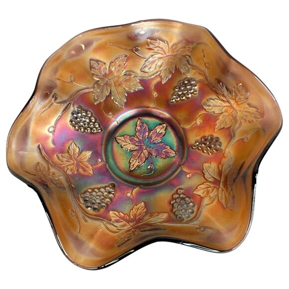 Vintage Fenton Glass Grape and Vine Pattern Amethyst Iridescent Bowl Candy Dish - Picture 2 of 11